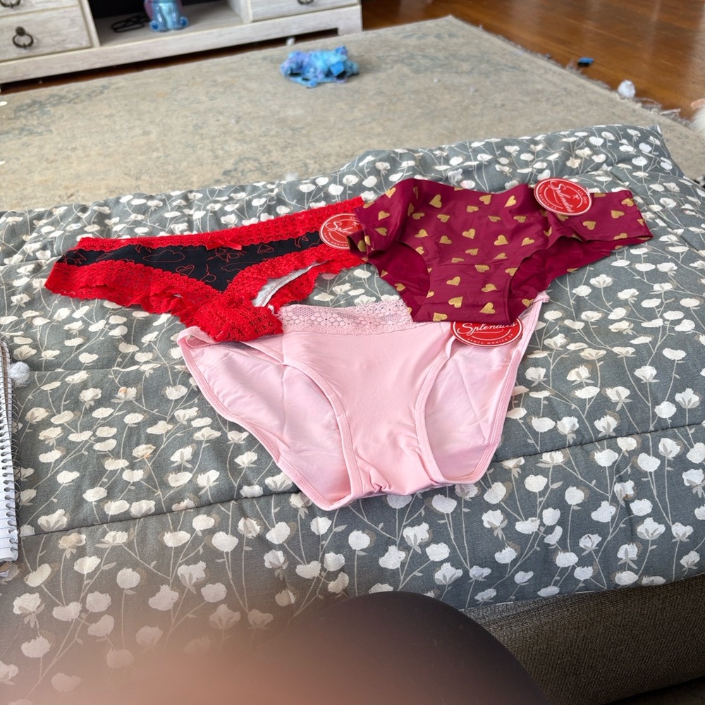 7️⃣0️⃣0️⃣ Splendies Heart Patterned Panties - Red and Gold